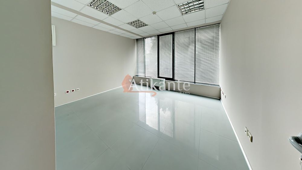 Дава се под наем Офис в София, Лозенец - 275 кв.м за 2750 € - Снимка #2