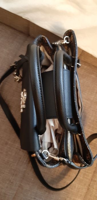 Geantă de damă, Guess