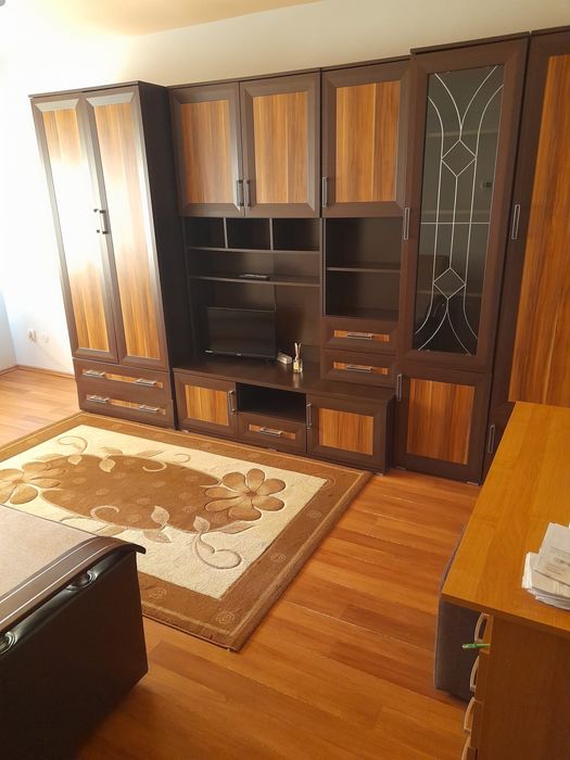 Inchiriez apartament