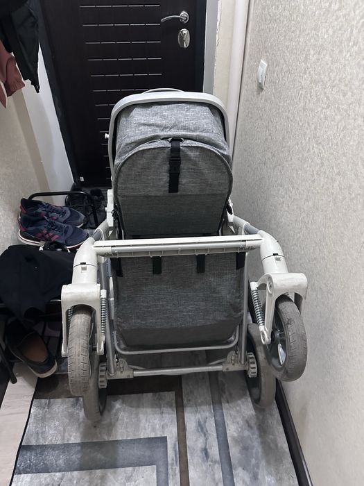 Продам коляску 3 в 1