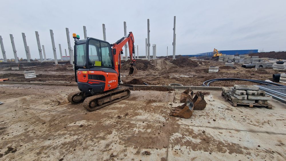 Inchiriere miniexcavator bobcat miniincarcator