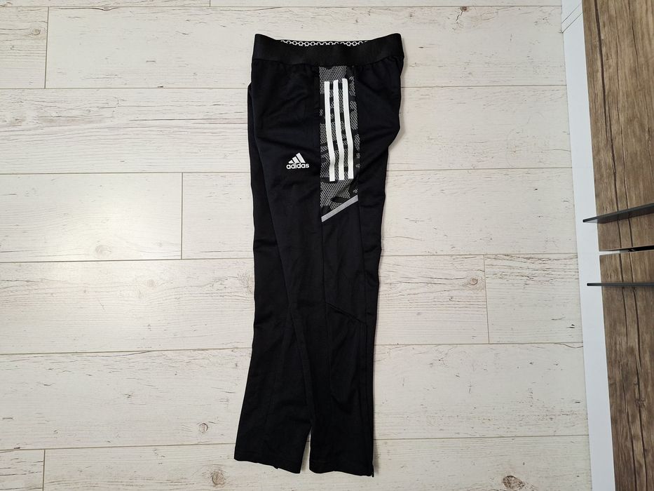Adidas-Ориг. Детско долнище Ново!