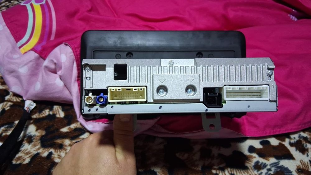 Vând navigație Logan 3 nouă