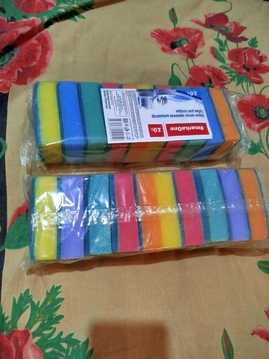 Губки для мытья посуды.