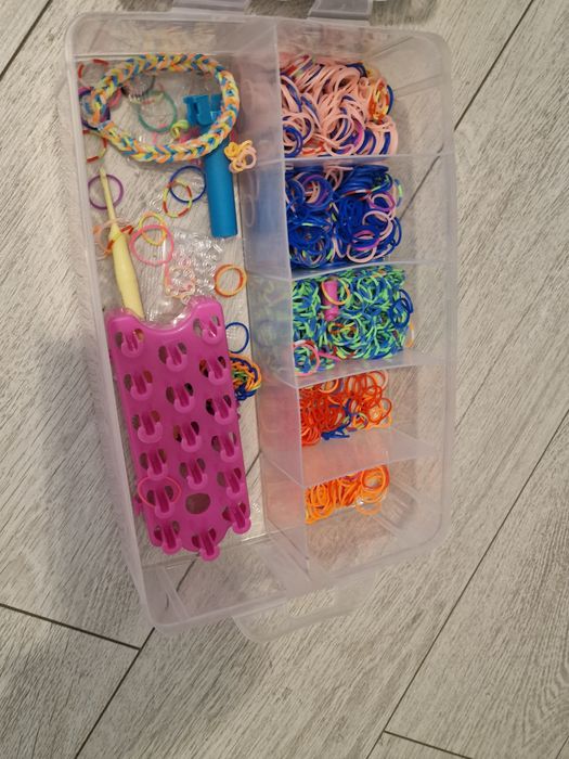 Set creativ de bratari cu 3 compartimente plus elemente de lucru