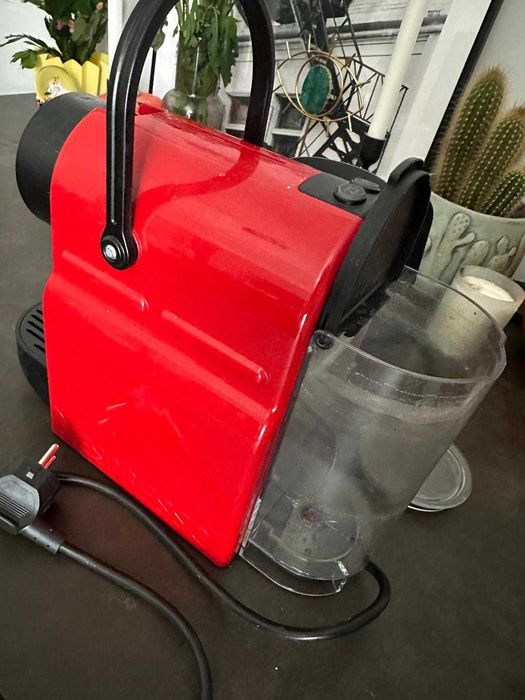 Nespresso Espressor Inissia Roșu