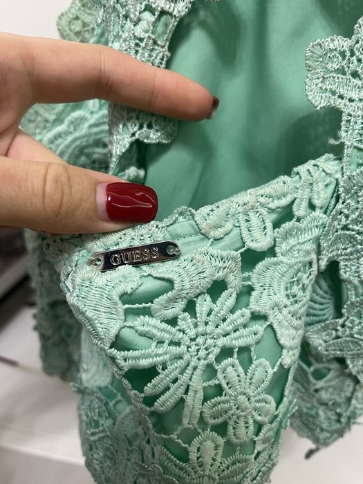 Тюркоазен топ Guess