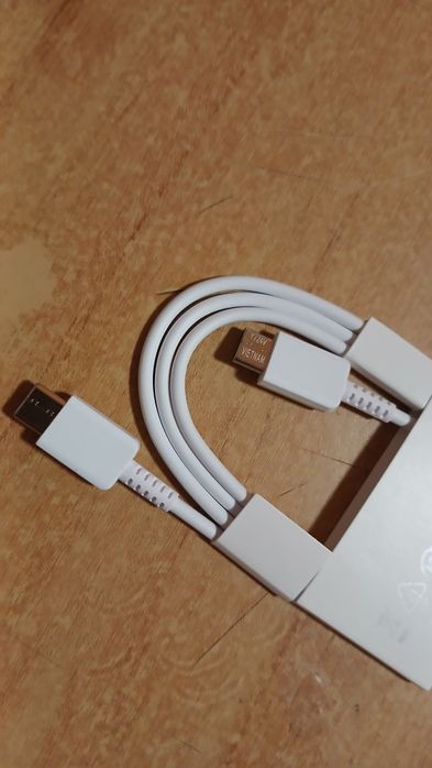 Pentru incarcator,cablu original Samsung S24 Ultra