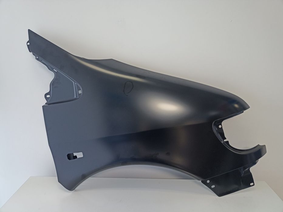 Мерседес Вито 638 крыло правое.