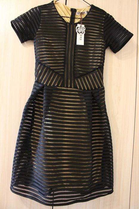 Черна дантелена рокля