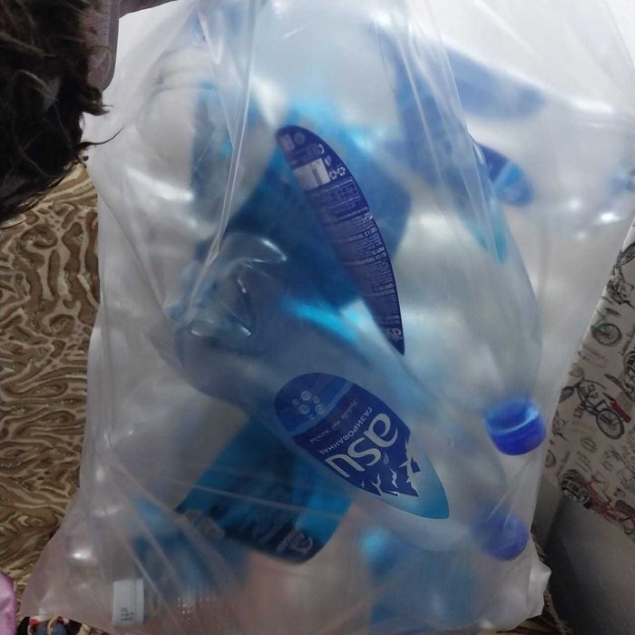 Бутылки пластиковые много за 200тг