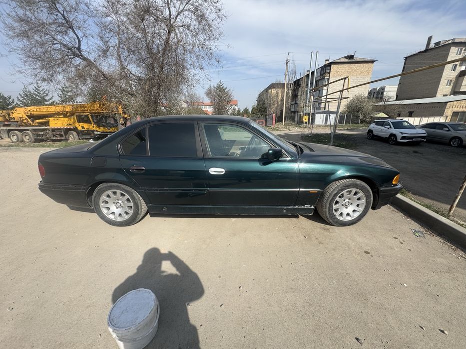 Бмв е 38 в средним состояние