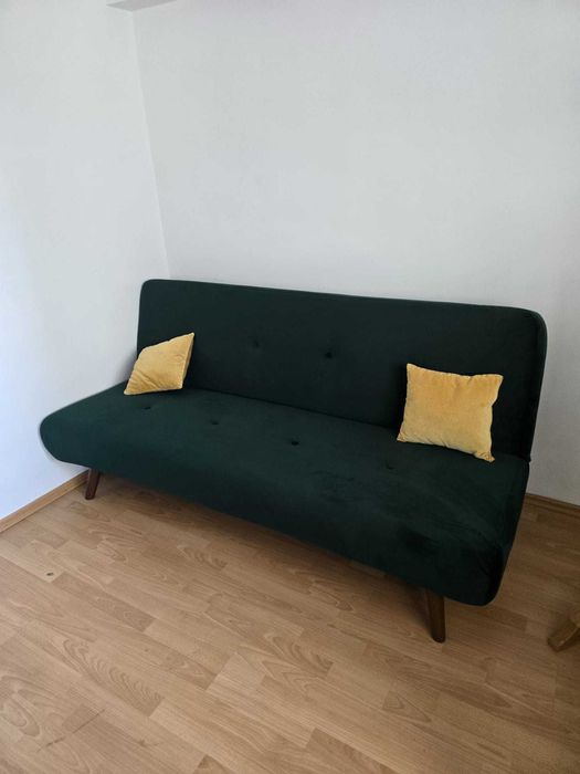 Canapea Aproape noua