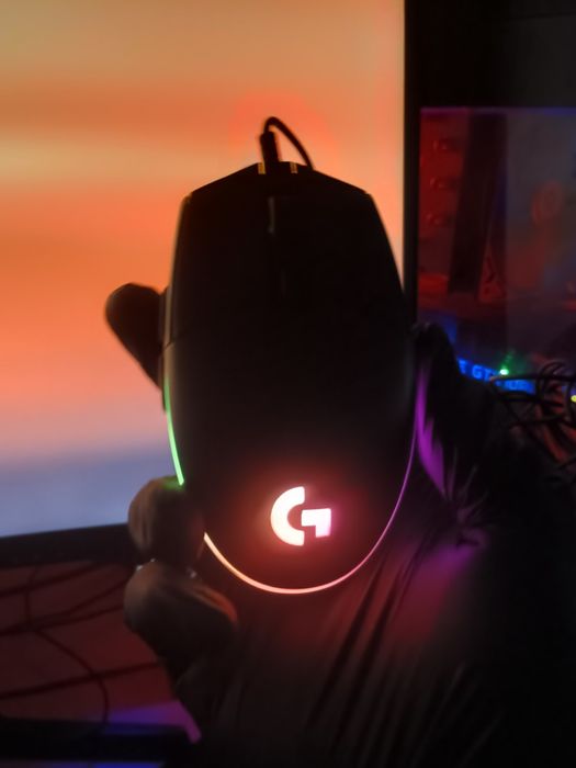 Logitech 203 gaming mouse