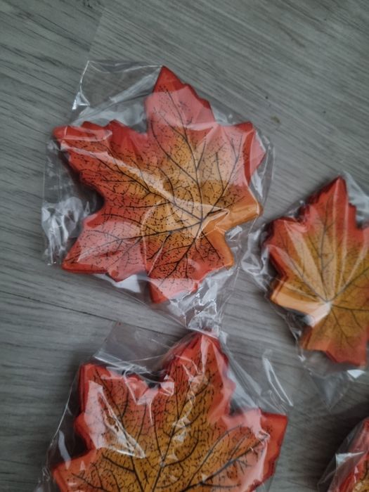 300 frunza decorative