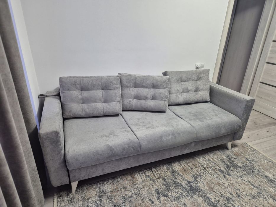 Vând canapea extensibilă gri