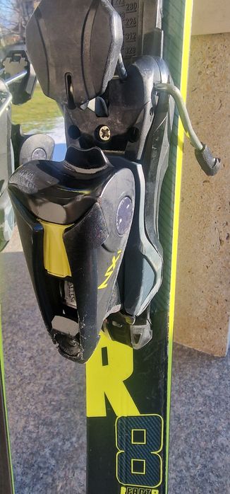 Ски Rossignol React R8
React R8 - 2020