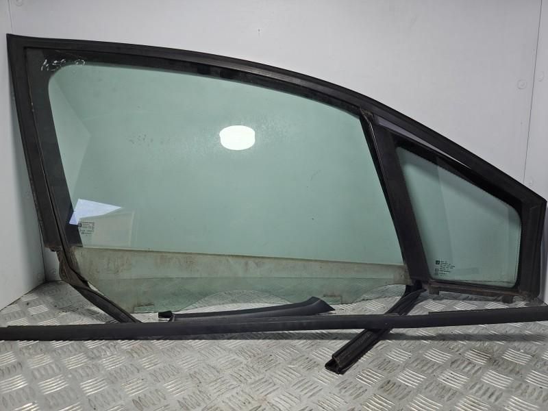 Geam mobil + geam mic usa fata dreapta si perie Opel Meriva B facelift