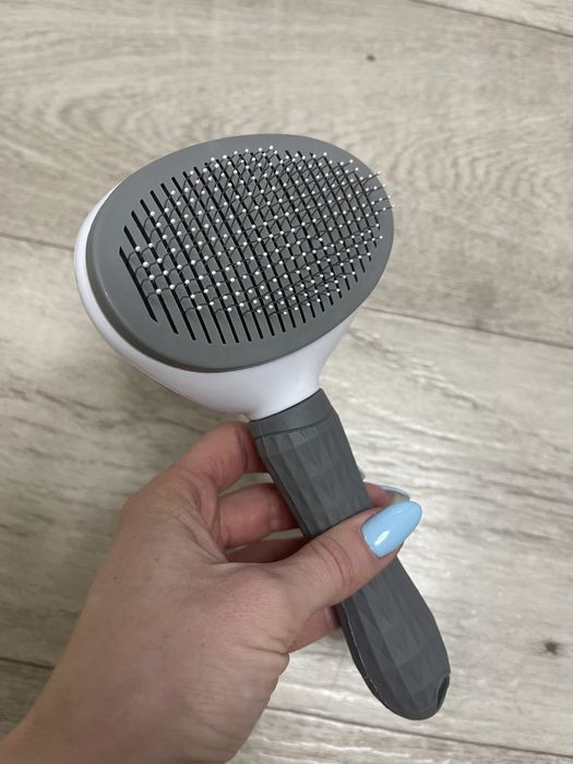 Продаётся расческа для длинношерстных кошек и собак