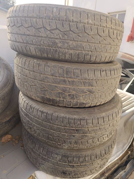 Продам комплект 245 60 r18