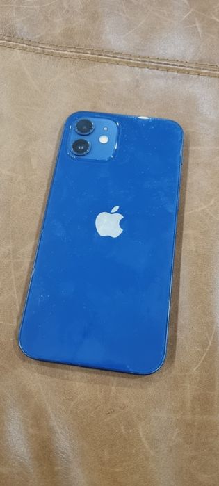 I phone 12 за части