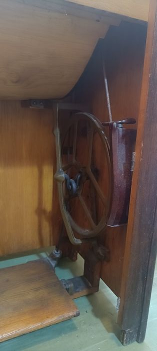 Mașină de cusut Singer model 15