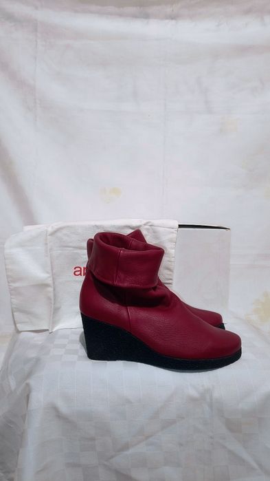 Ексклузивни червени боти Arche – Естествена кожа и премиум комфорт