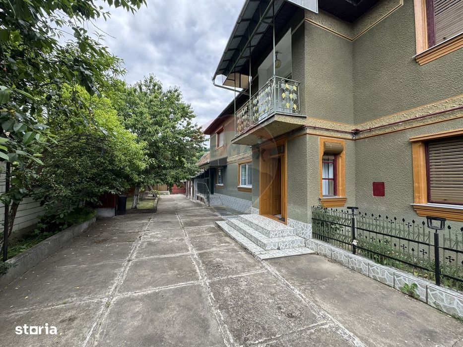 Casă de vânzare în satul Dârlos – teren 1.026 mp