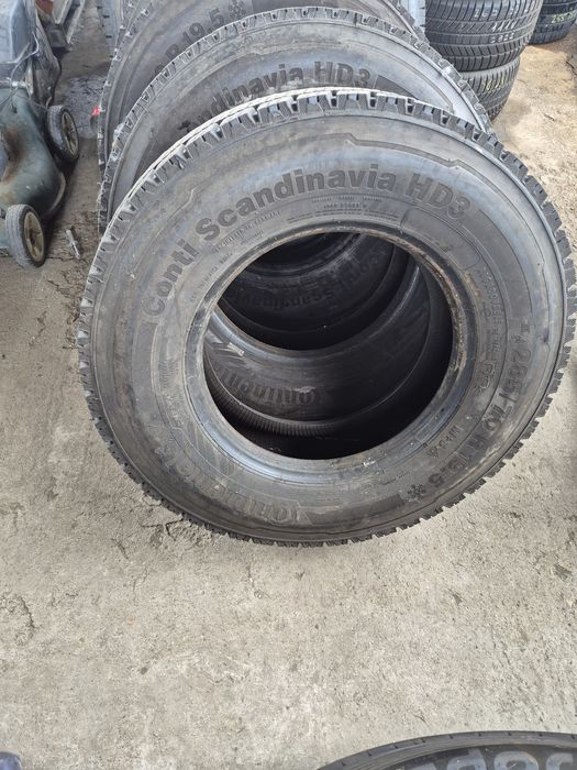 285/70R19.5 Continental