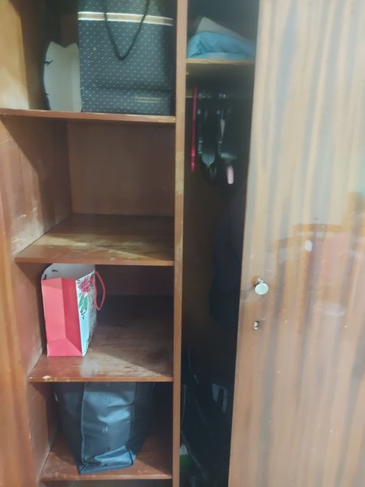 Срочно продам шкаф