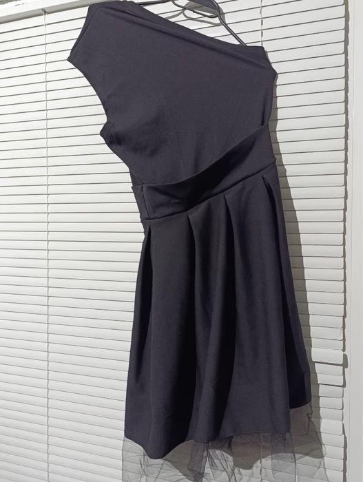 Елегантни роклии