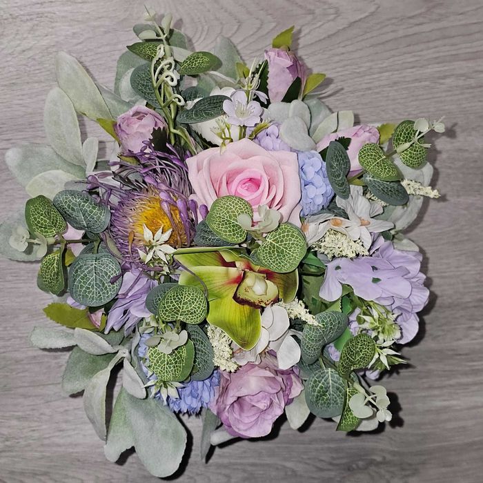 Aranjament floral in ghiveci ceramic