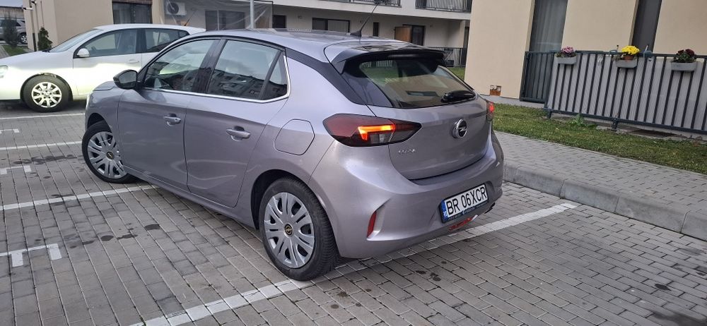 Vând Opel corsa.