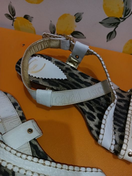 Just Cavalli N 37,5 - 42 лв