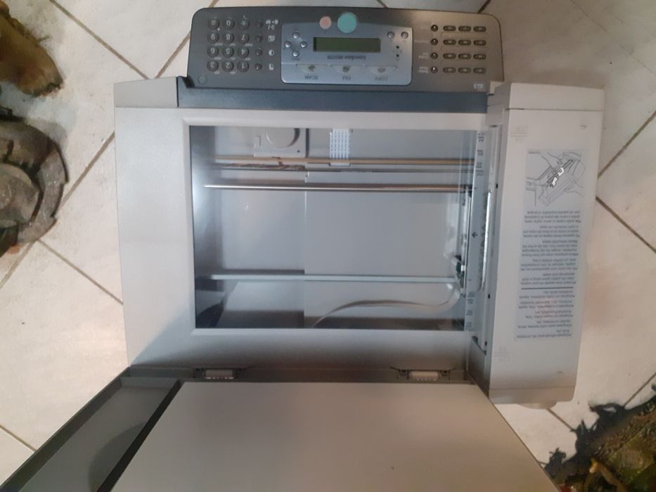 Лазарен принтер,скенер,копир,не работи,за ремонт и части,без кабел