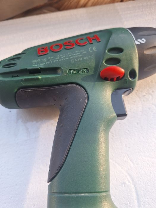 Винтоверт BOSH  със зарядно към него