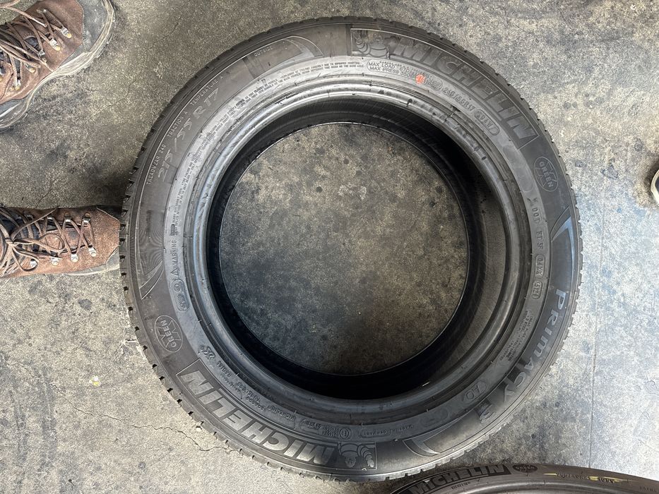 215/55/17 Michelin Primacy 3  noii94W