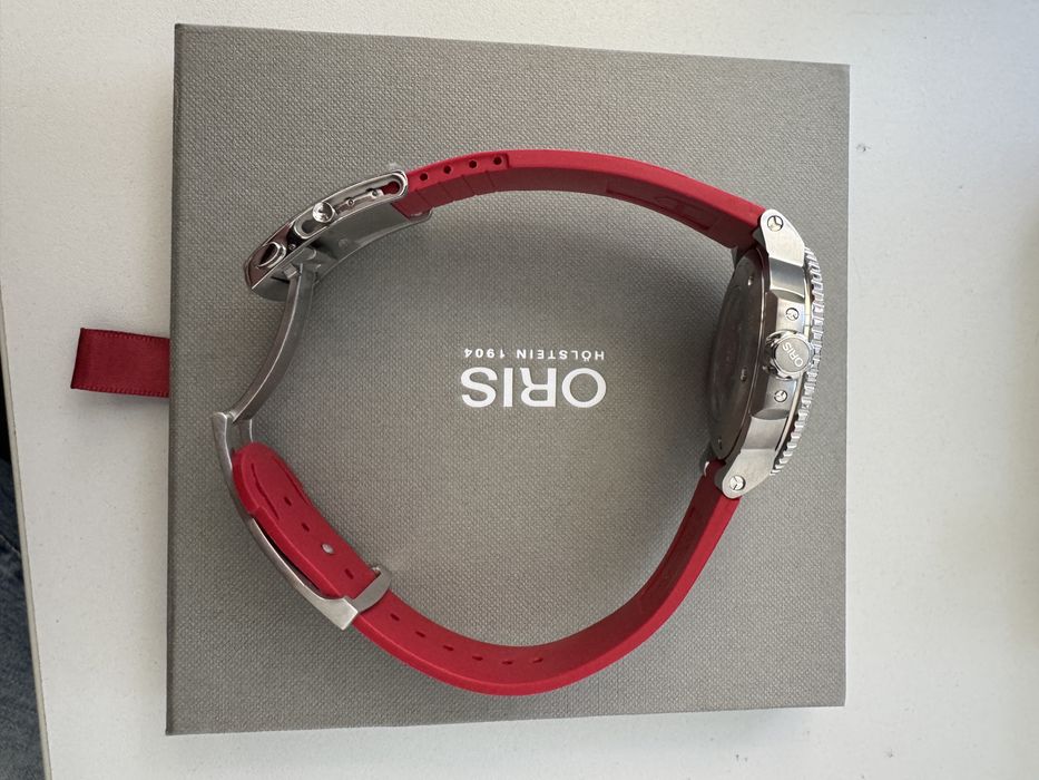 Часовник Oris Aquis 01 733 7730 4153-07 4 24 66EB Swiss Made