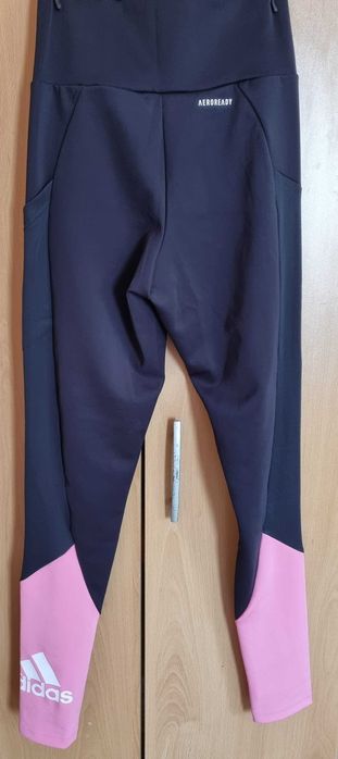 Продавам чисто нов оригинален дамски клин  Adidas originals Aeroready