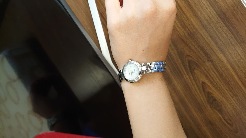 Ceas dama Casio,model finut!