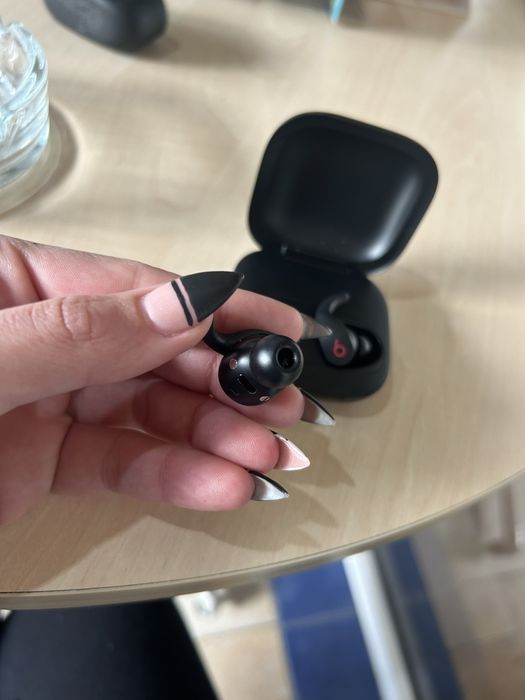 Безжични слушалки Beats by Dre FIT PRO с ANC Beats-black