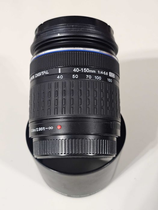 Obiectiv Olympus Digital 40-150mm ED cu Lens Hood LH-61D