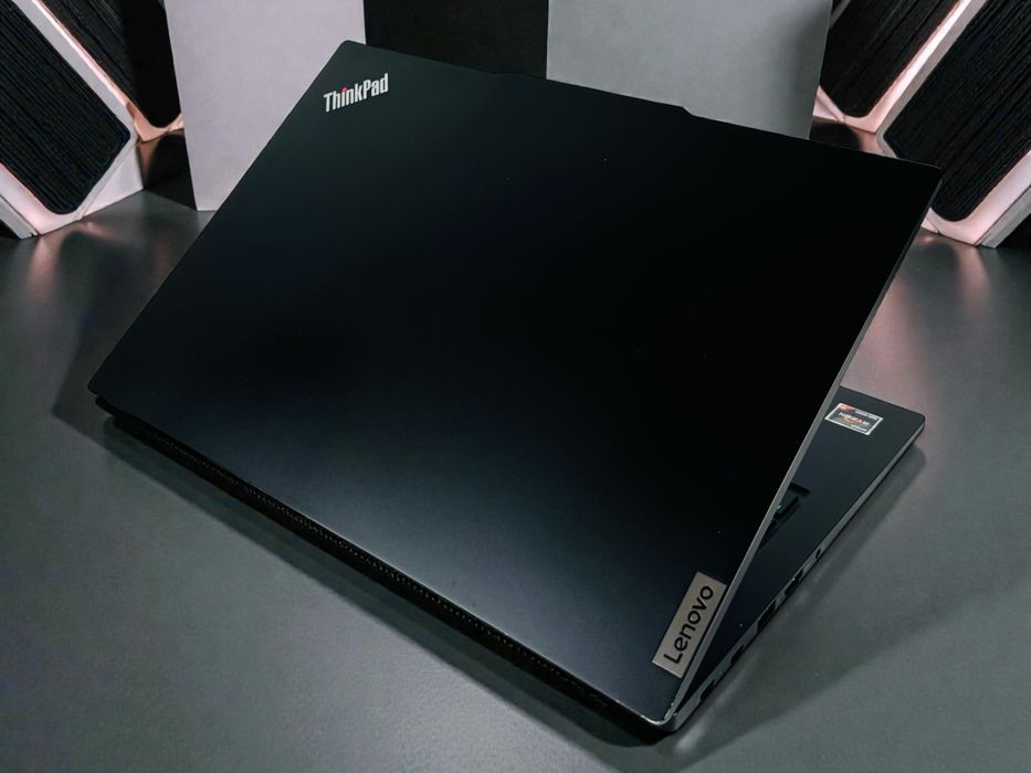 Лаптоп Lenovo ThinkPad E14 Gen 5 WUXGA Ryzen 7 16RAM 512GB AMD Radeon Гаранция!