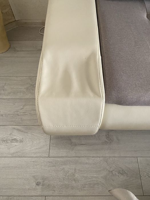 Coltar cu lada pentru lenjerie