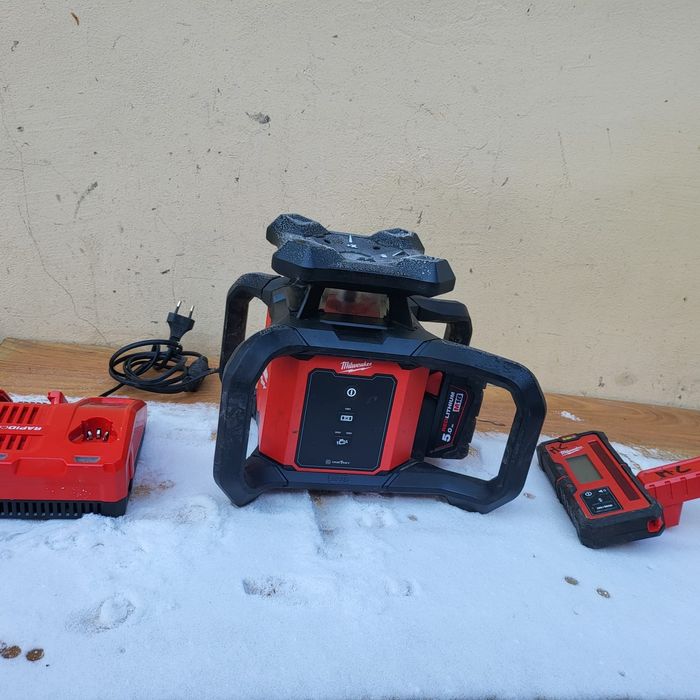 Nivelă laser Milwaukee M18 RLOH600