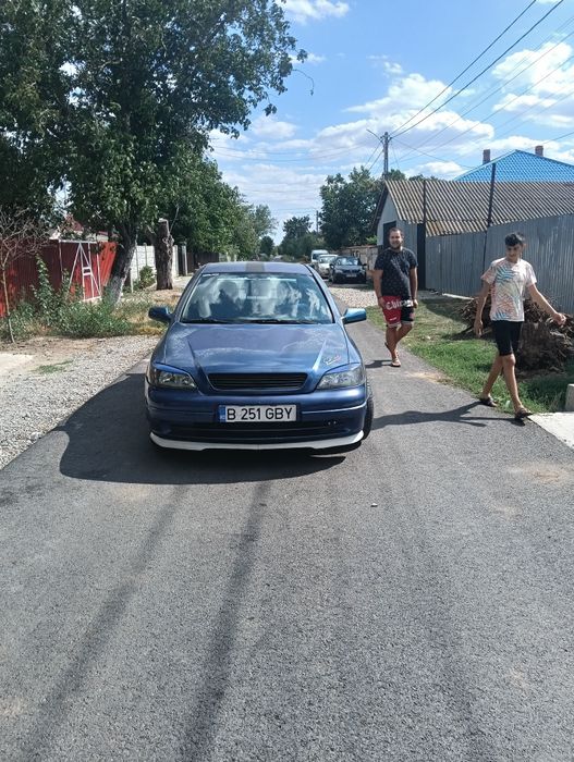Vând Opel Astra g