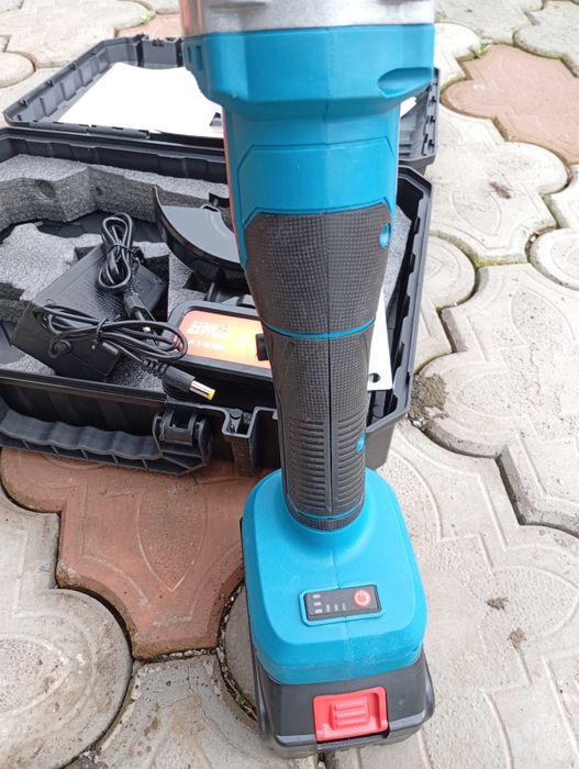 Vând flex cu baterii