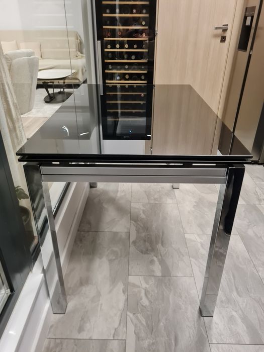 Vând  masa  in sticla  neagra diario in Bucuresti