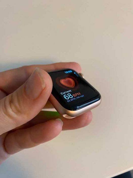 Apple Watch Series 4, Starlight Aluminum 44mm, S/M