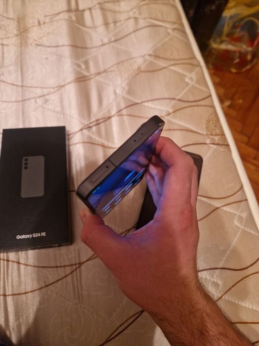 Samsung S24Fe 8/128gb